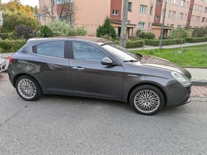 Alfa Romeo Giulietta 2.0 JTDM Distinctive 2011