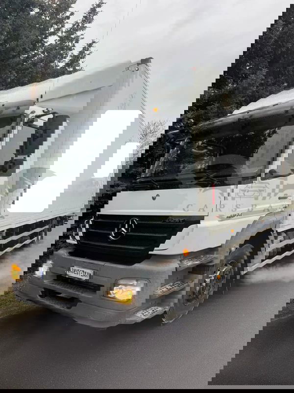 Mercedes-Benz Axor 2010