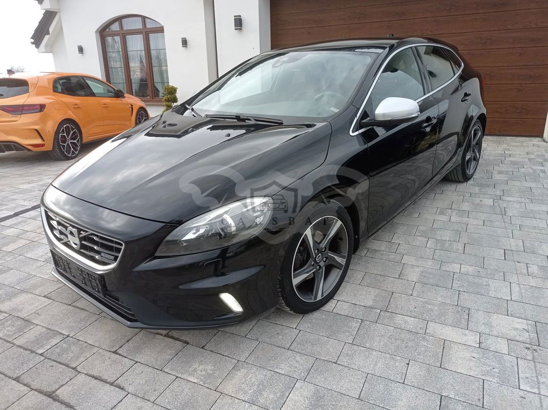 Volvo V40 II 2013