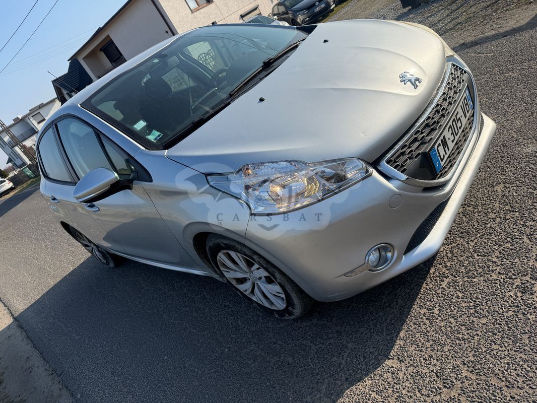 Peugeot 208 I 1.6 e-HDi Allure STT 2012