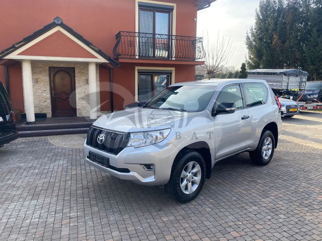 Toyota Land Cruiser VII LC 2.8 D-4D Entry 2020