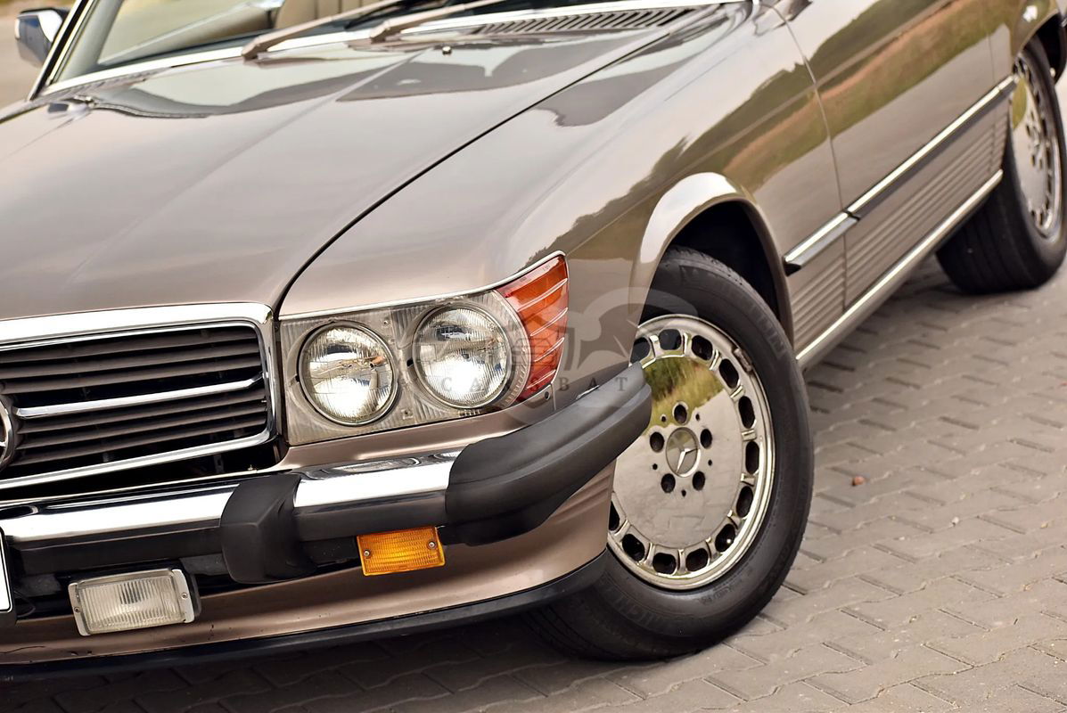 Mercedes-Benz SL R107 500 1988