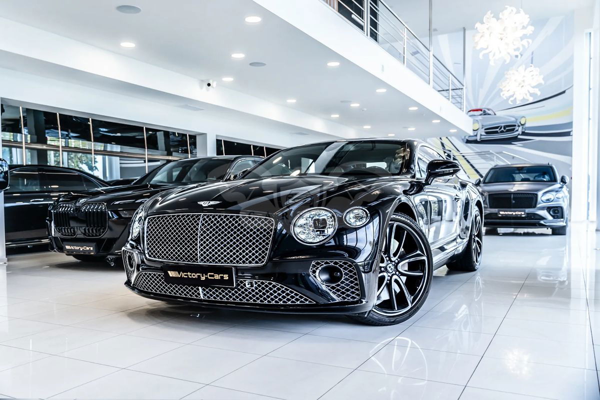 Bentley Continental New V8 2022