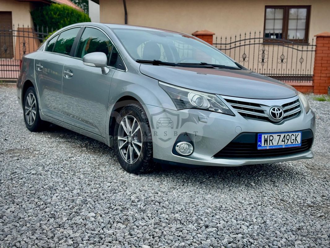 Toyota Avensis III 1.8 Sol plus NAVI 2013
