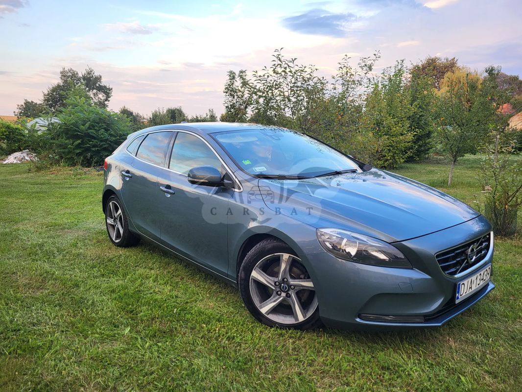 Volvo V40 II 2013