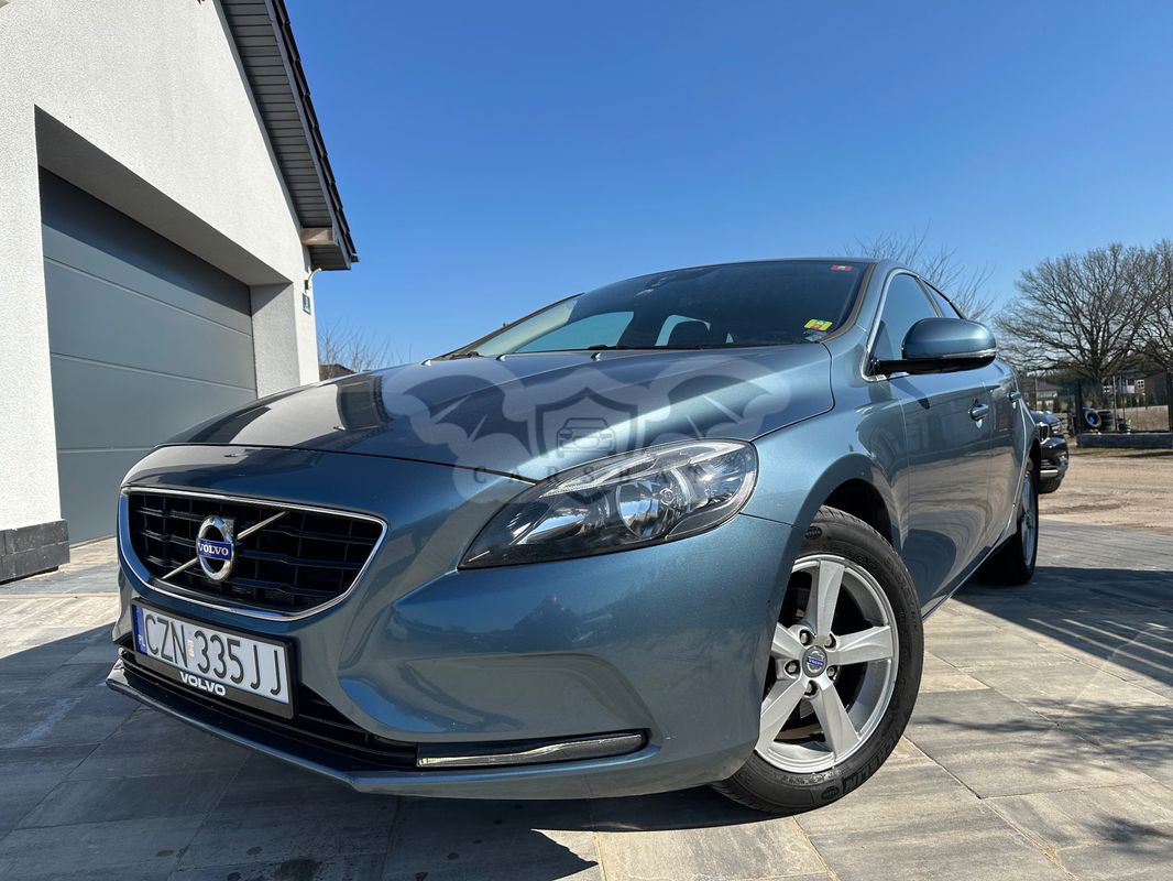 Volvo V40 II D2 Momentum 2013