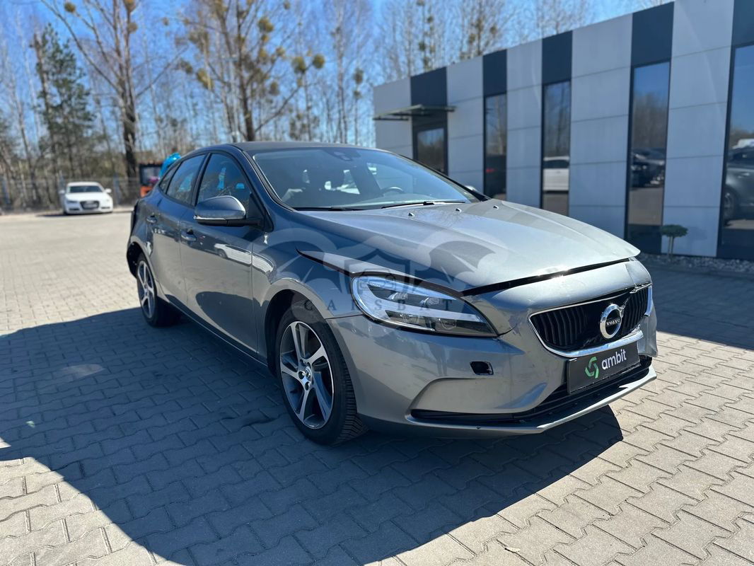 Volvo V40 II T2 Momentum 2019