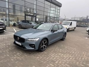 Volvo S60 III B5 B AWD Plus Dark 2023