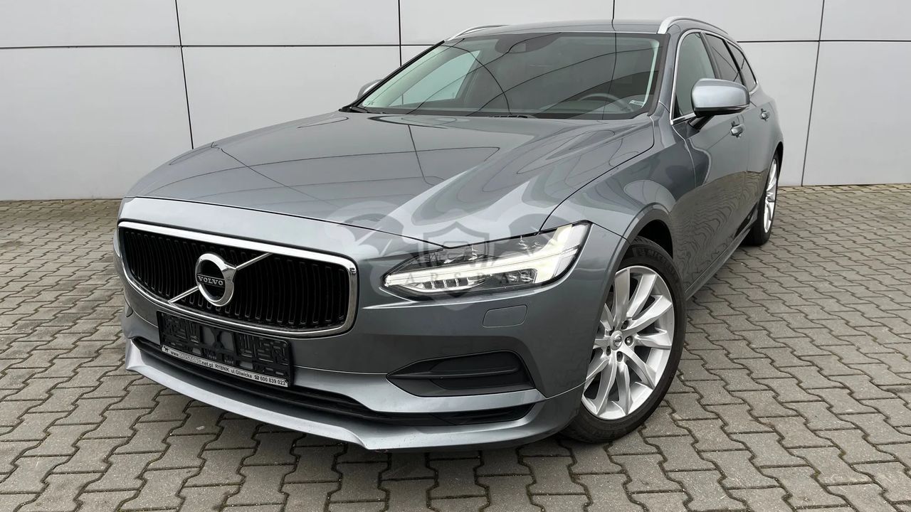 Volvo V90 D3 AWD Momentum 2019