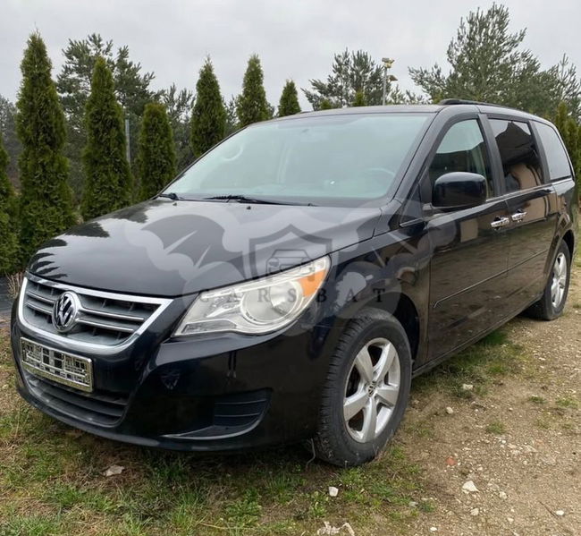Volkswagen Routan 2010