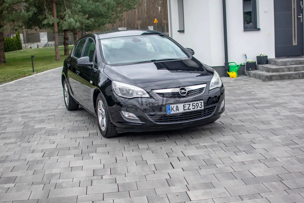 Opel Astra J 2009