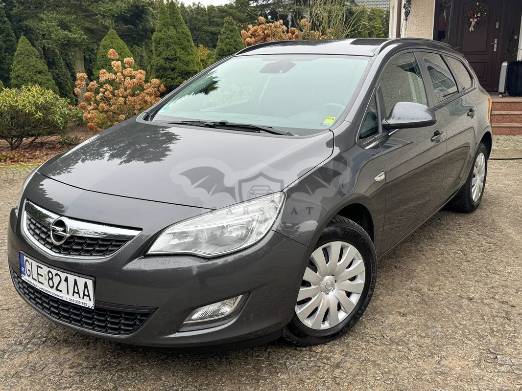 Opel Astra J 2012