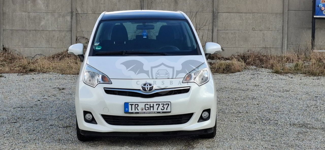 Toyota Verso-S 1.33 Premium 2013