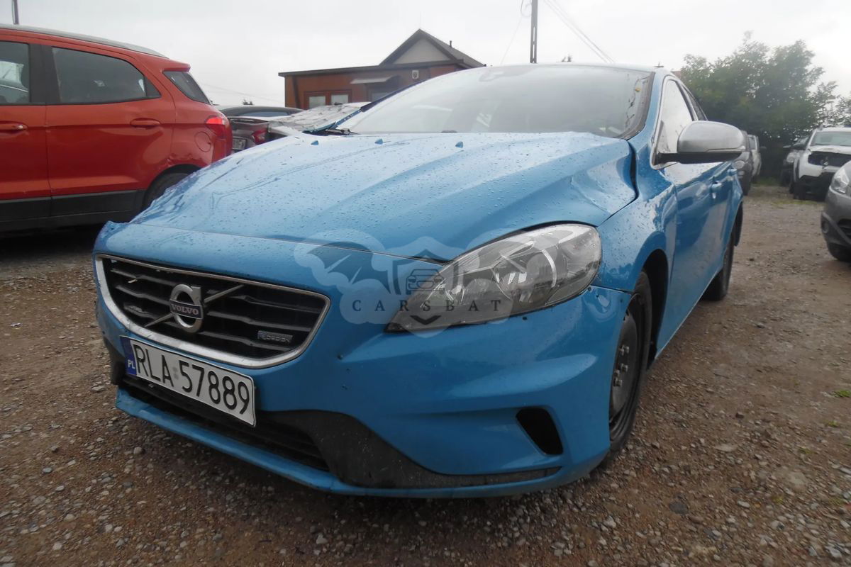 Volvo V40 II D2 R-Design 2013