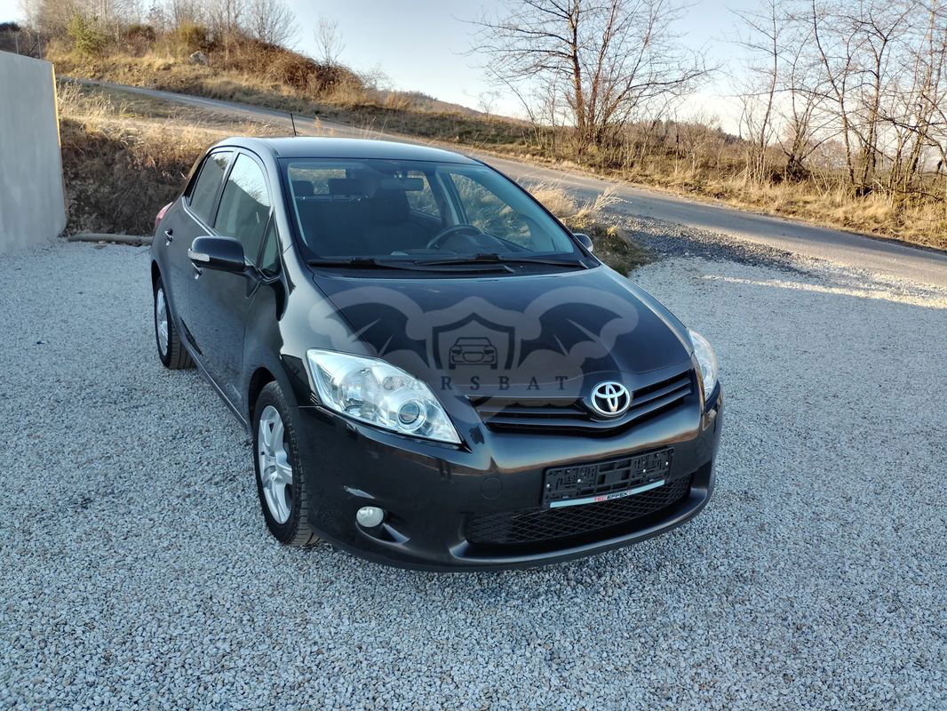 Toyota Auris I 1.33 Dual-VVT-i Edition 2011