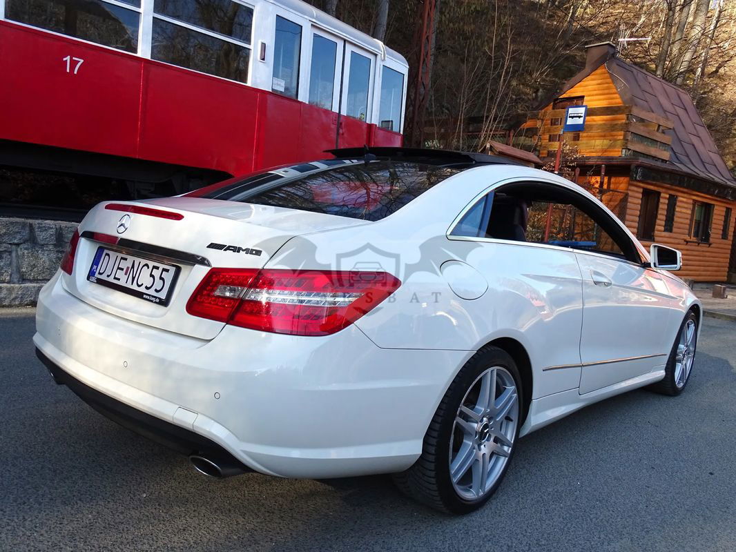 Mercedes-Benz E W212 350 CDI DPF Coupe BlueEFFICIENCY 7G-TRONIC Avantgarde 2010