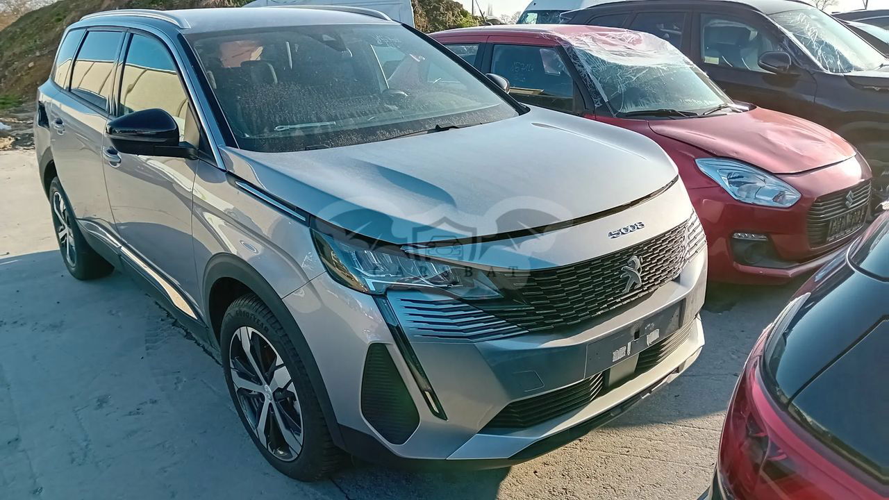 Peugeot 5008 II 1.2 PureTech Allure Pack S&S EAT8 2024