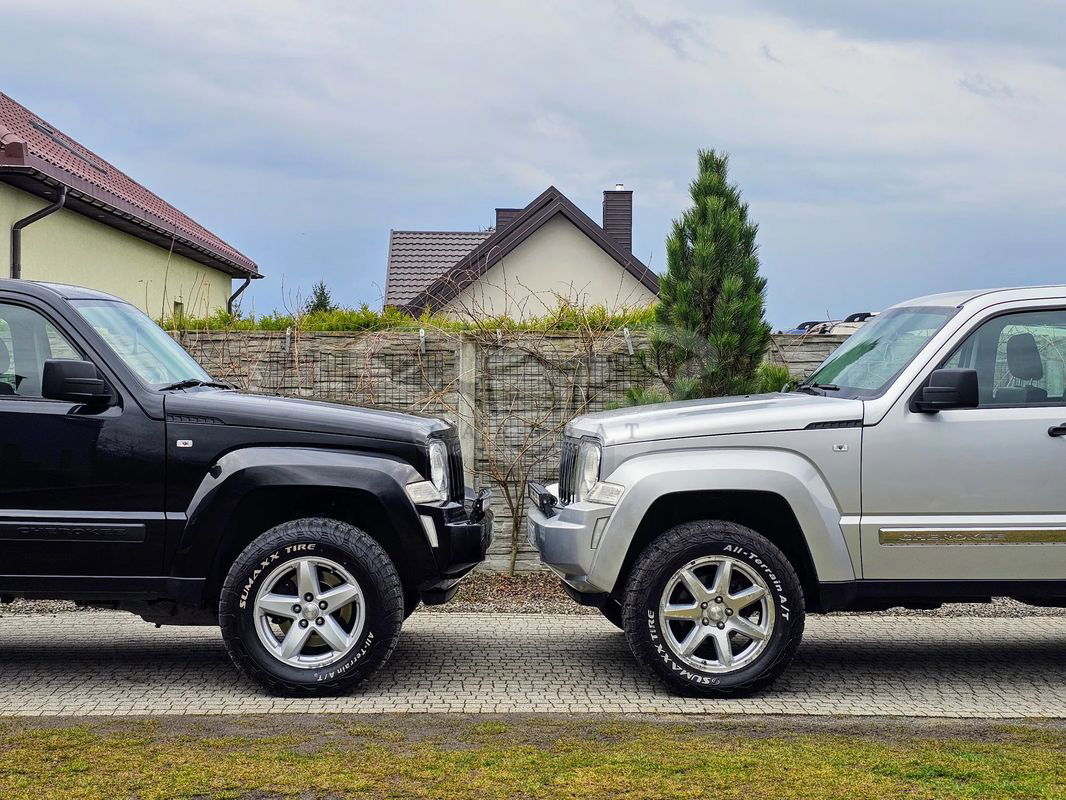 Jeep Cherokee IV 2.8 CRD Sport 2011