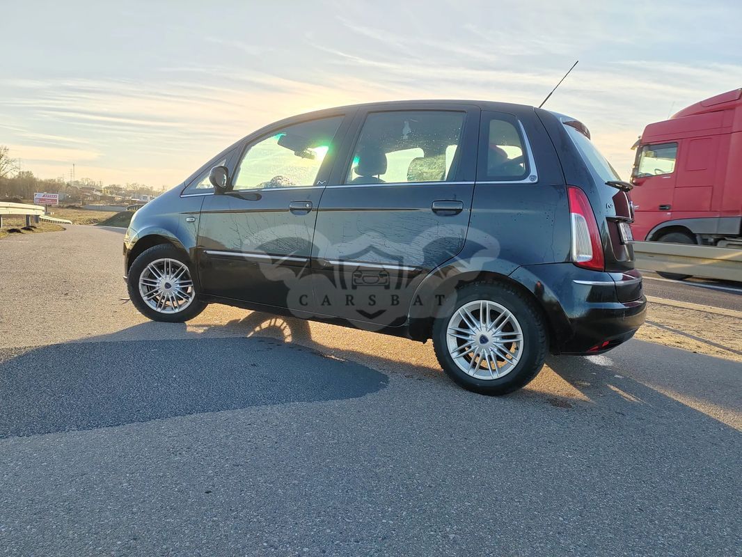 Lancia Musa 1.4 16V Oro S&S 2010