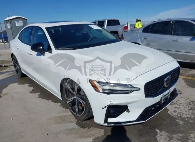 Volvo S60 III B5 B AWD Ultimate Dark 2024