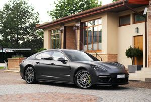 Porsche Panamera 4 E-Hybrid 2018