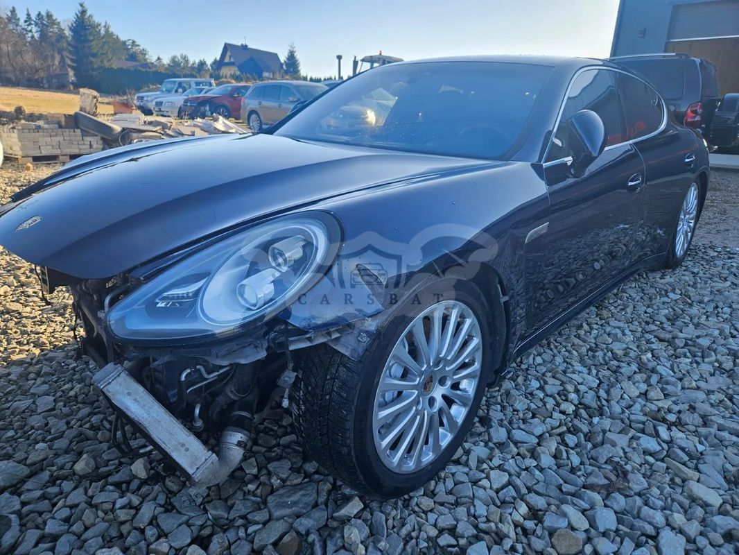 Porsche Panamera 4S 2013