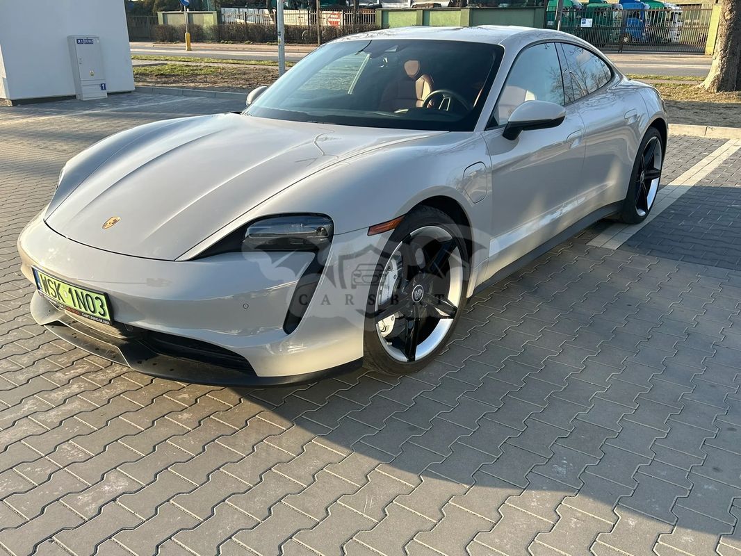 Porsche Taycan Performance Plus 2021