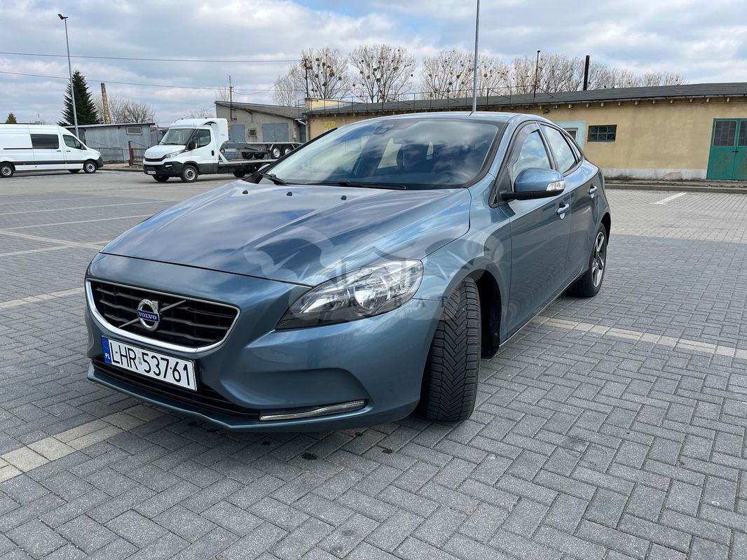Volvo V40 II D2 Momentum 2013