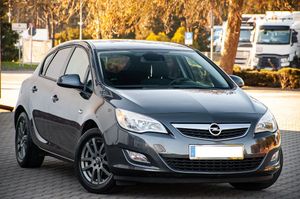 Opel Astra J 1.6 Active 2010