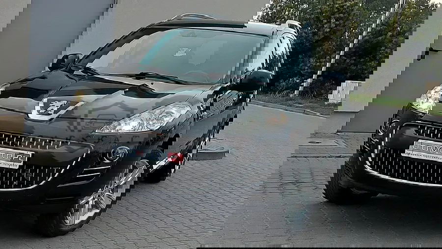Peugeot 4007 HDI FAP 7-Sitzer Platinum 2011