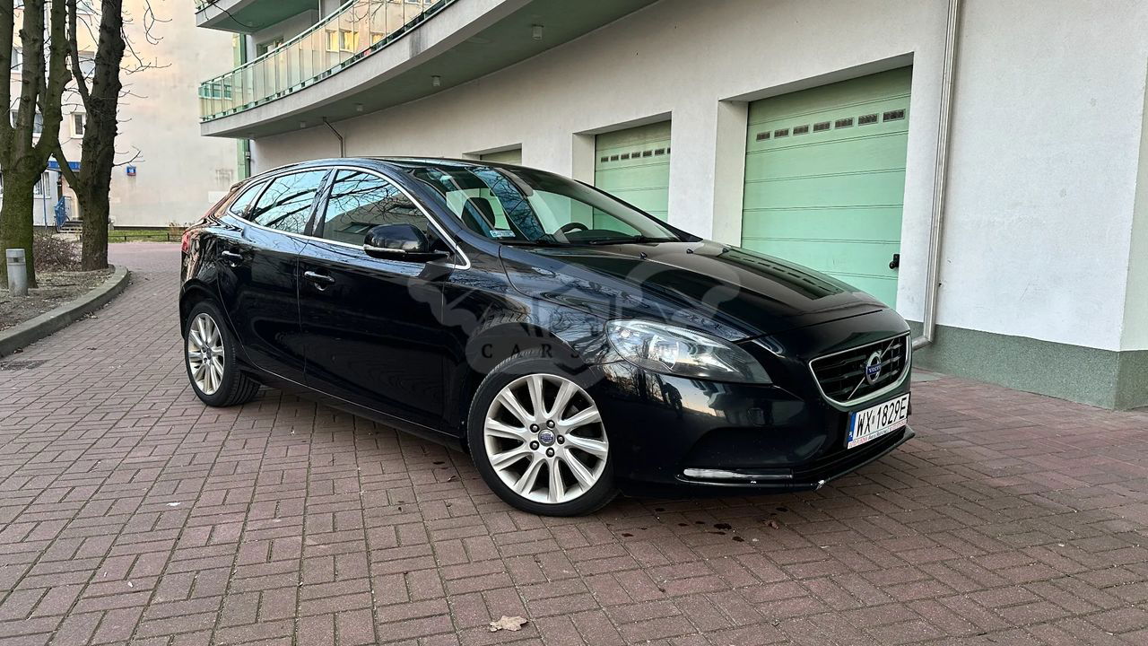 Volvo V40 II D2 Momentum 2013