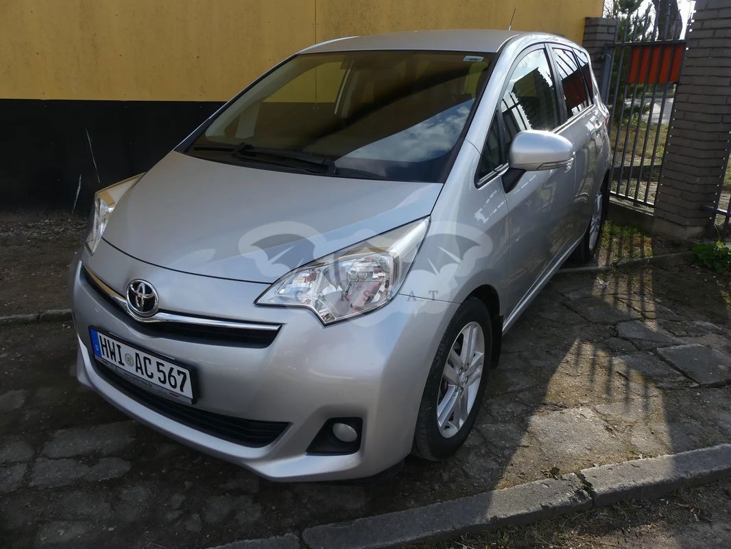 Toyota Verso-S 1.33 Premium MS 2013