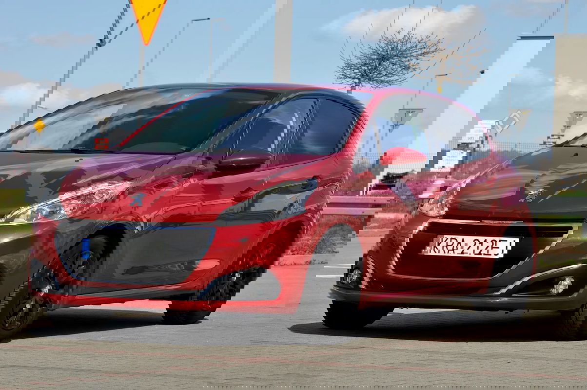 Peugeot 208 I 1.2 PureTech Active ETG5 2016