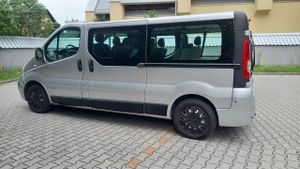 Renault Trafic II 2.0 dCi 115 Passenger FAP L2H1 Expression 2011