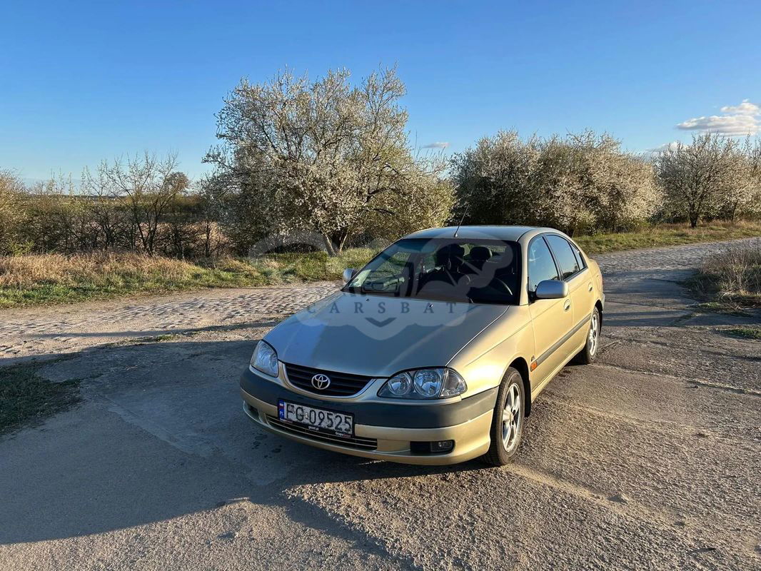 Toyota Avensis I 2.0 VVT-i Sol 2001