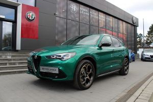 Alfa Romeo Stelvio 2.0 Turbo Intensa Q4 2025