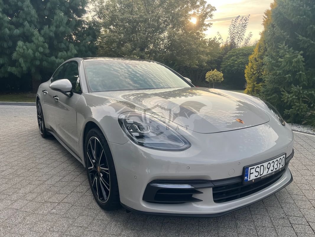 Porsche Panamera Standard 2020