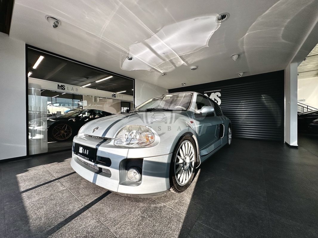 Renault Clio II 3.0 V6 Sport 2002