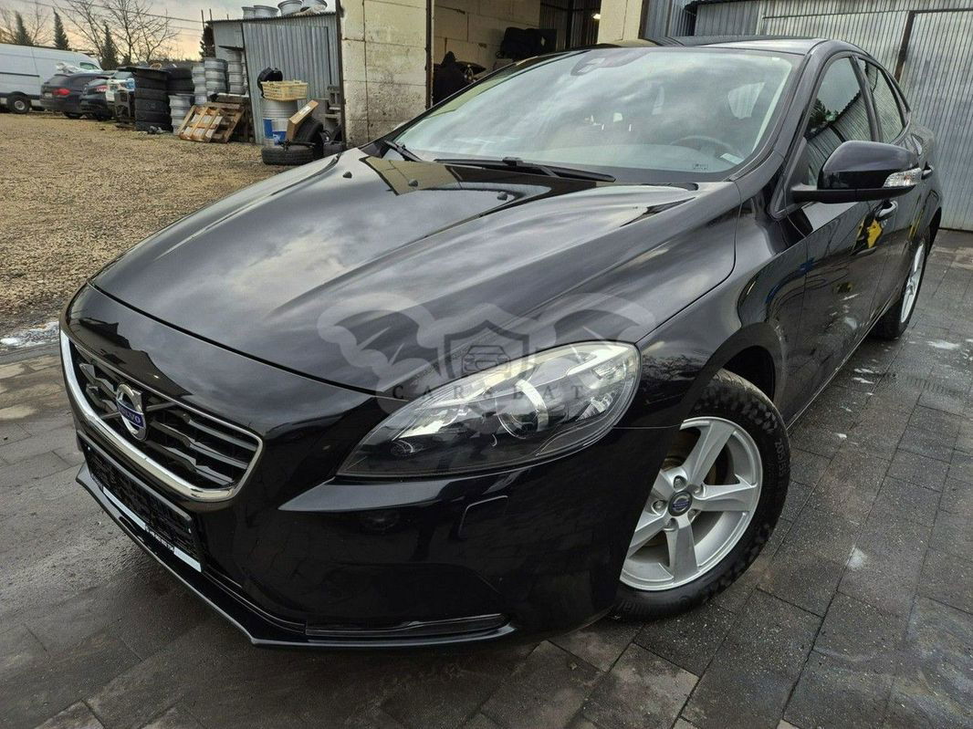 Volvo V40 II 2013