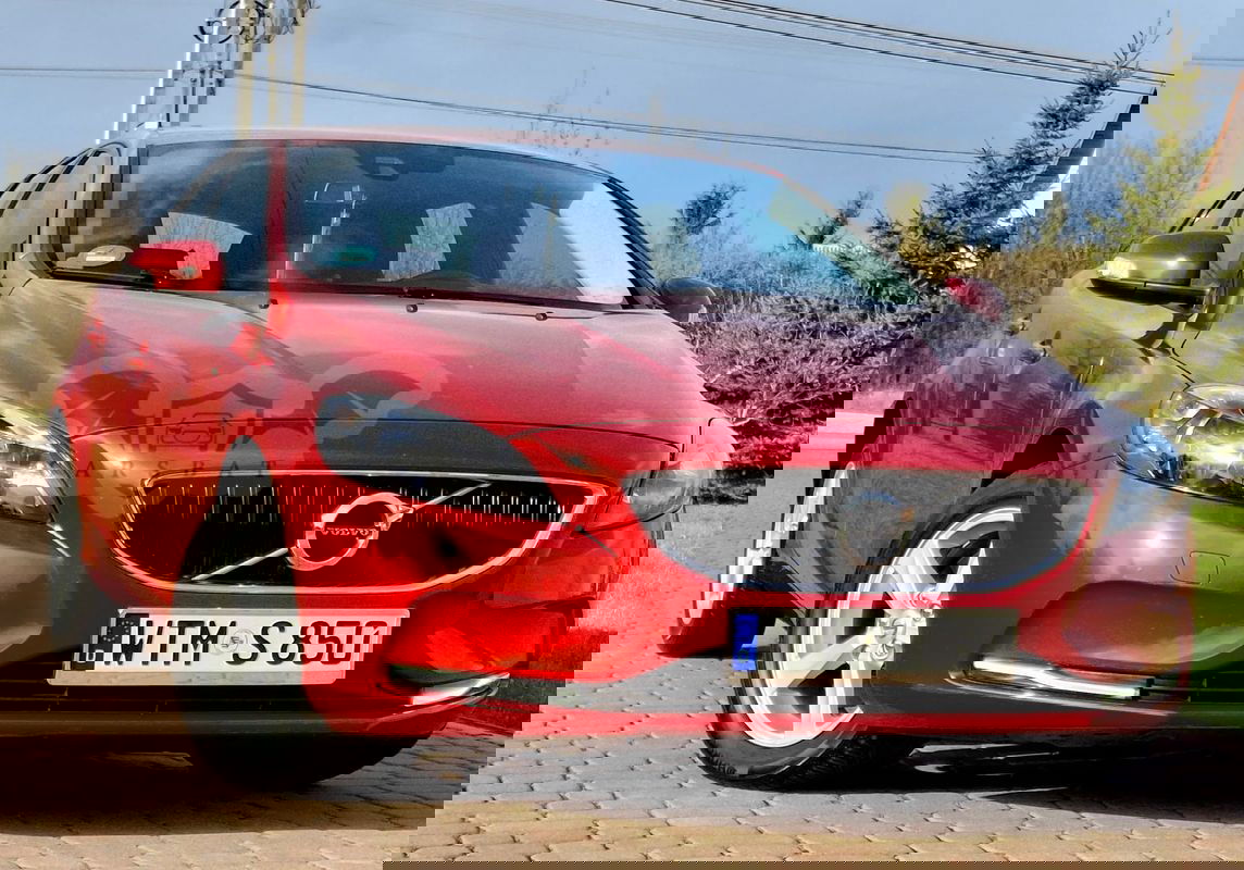 Volvo V40 II T2 Momentum 2019
