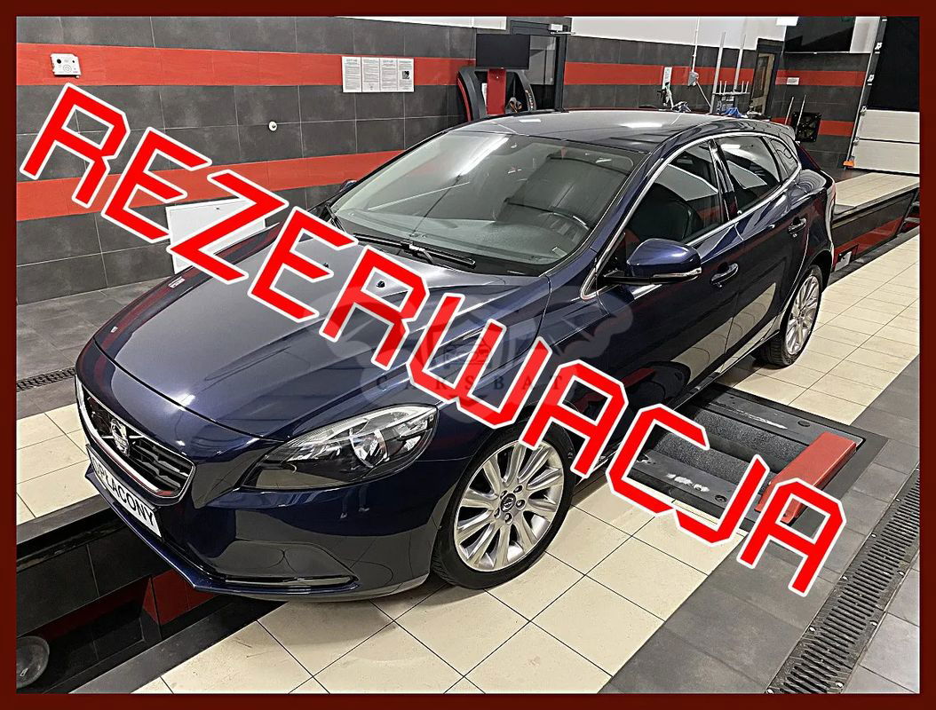 Volvo V40 II D2 Momentum 2013
