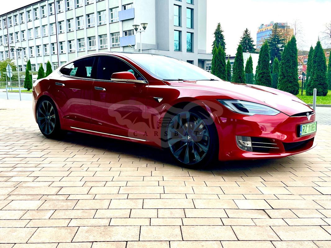 Tesla Model S 2020
