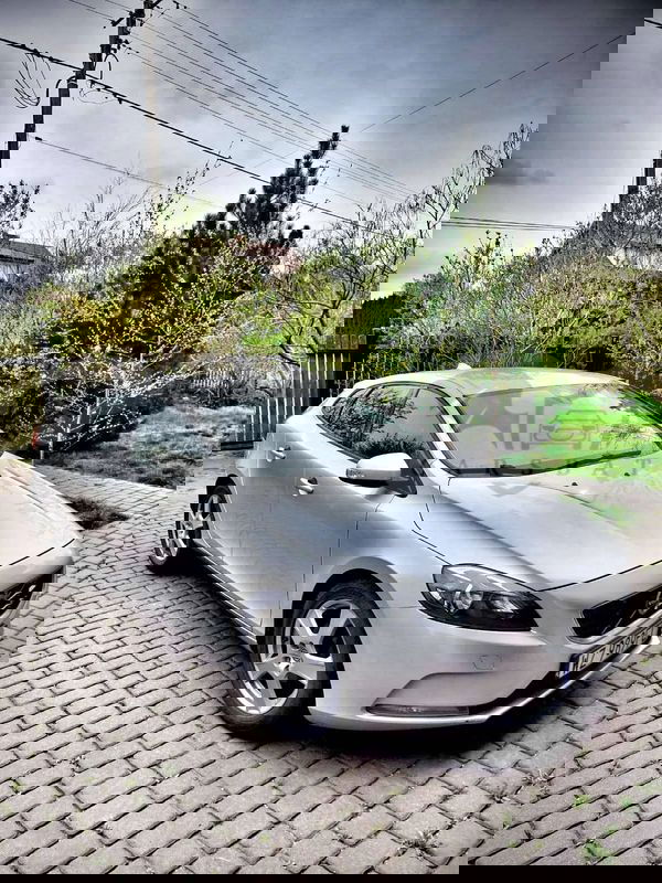 Volvo V40 II D2 2013