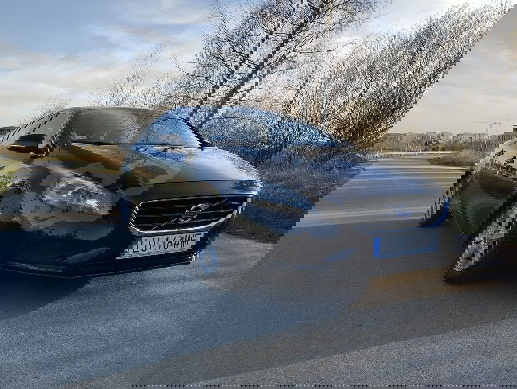 Volvo V40 II D2 Momentum 2013