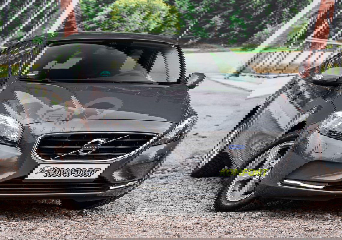 Volvo V40 II 2013