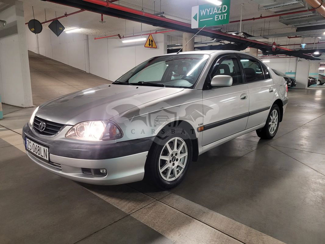 Toyota Avensis I 2.0 VVT-i Sol 2001