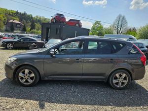 Kia Ceed I Cee'd 1.6 Crdi Comfort + 2011