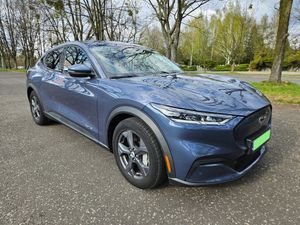 Ford Mustang Mach-E AWD 2021
