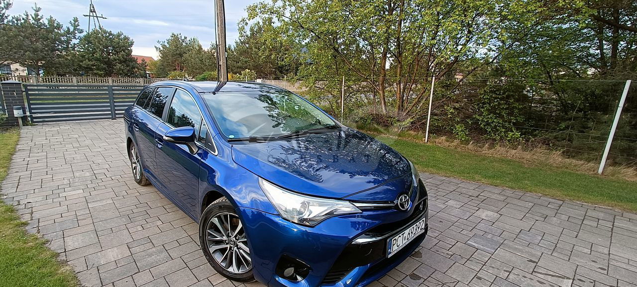 Toyota Avensis III 2.0 D-4D Premium 2015