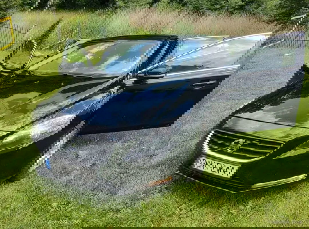 Volvo V40 II D3 R-Design 2013